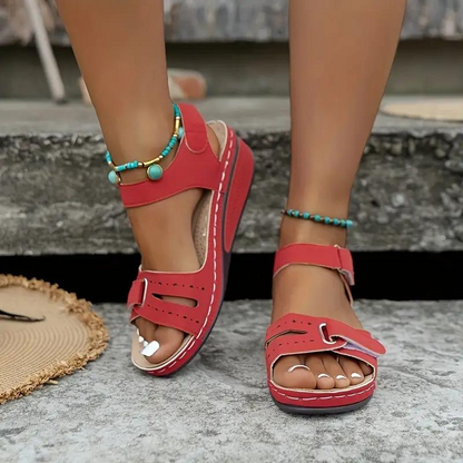 Romerske sandaler til kvinder med velcrolukning
